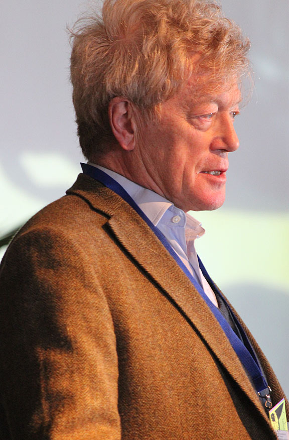 Roger Scruton making his opening remarks at TRAC 2014. Photograph by Mark Vallen ©.