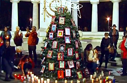 Screenshot of the Ayotzinapa Christmas tree at the Benito Juárez monument from a video by the Guardian.