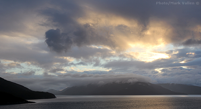 A view near Ketchikan. Photo/Mark Vallen ©